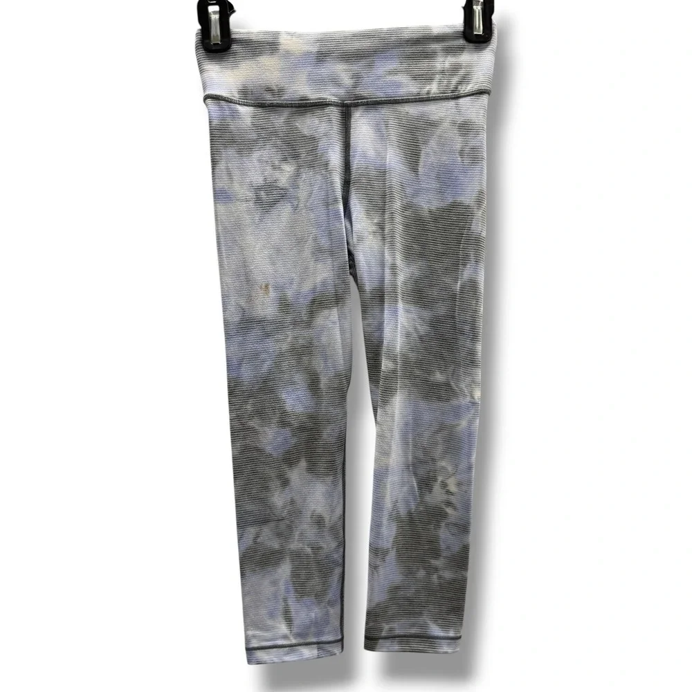 Athleta Girl Chit Chat Capri Textured Leggings Blue Gray Striped Print Kids L 12